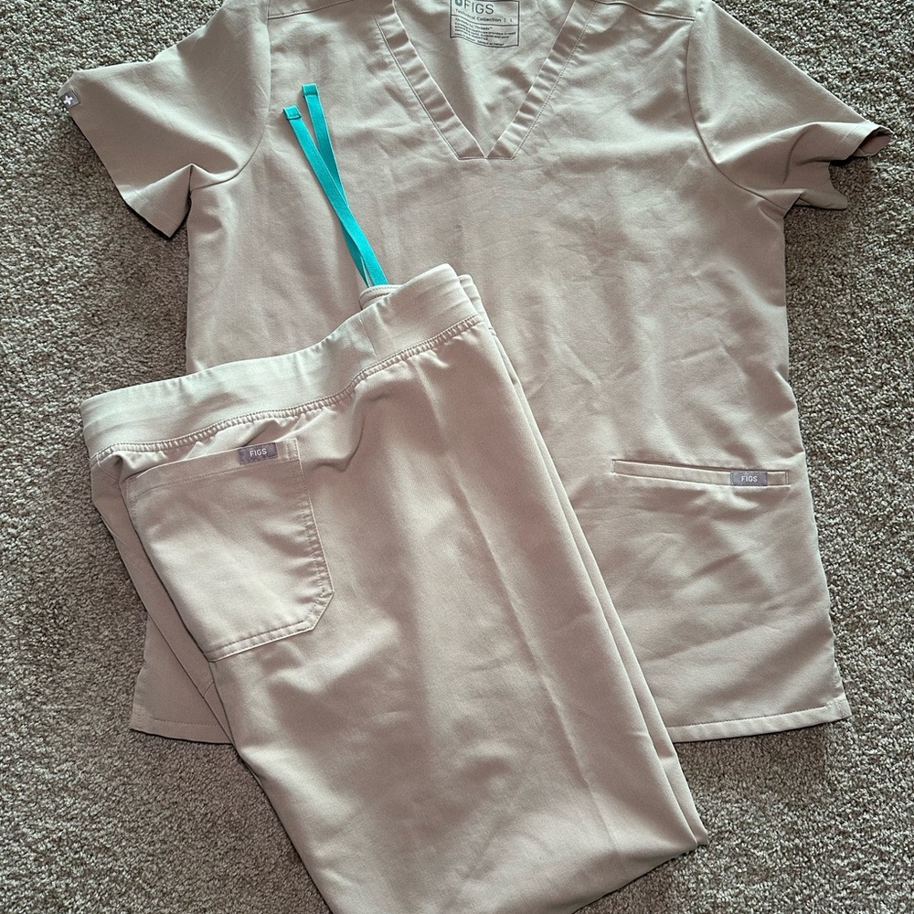 Figs Light Tan Scrub Set